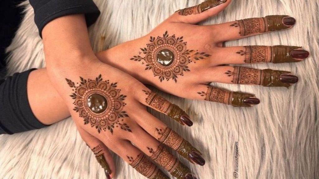 Gol Mehandi Design