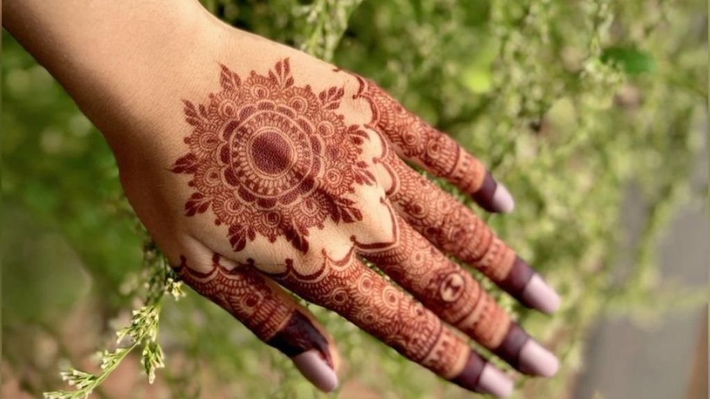 Gol Mehandi Design