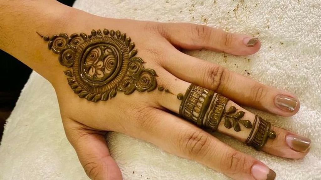 Gol Mehandi Design