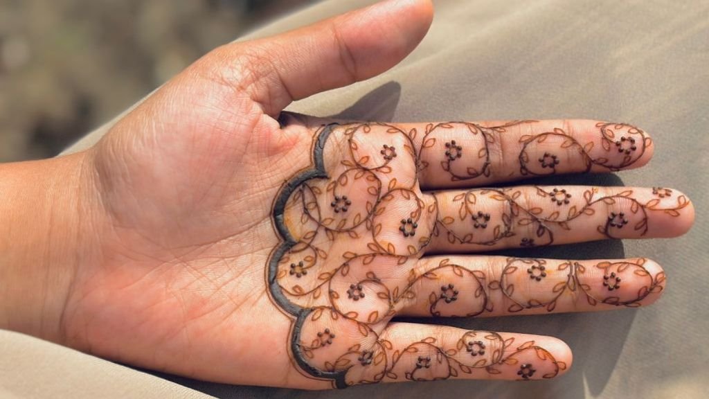 Cute Mehandi Design